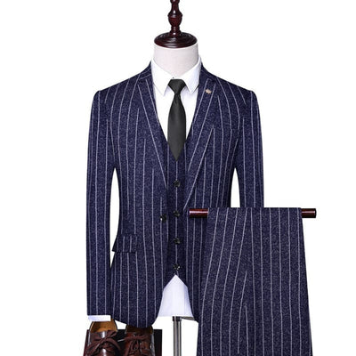 Dreiteiliger Anzug im Slim Fit-Stil von Old Money mit Streifen