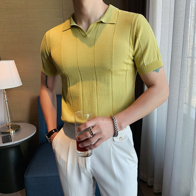 Old Money Polo-T-Shirt aus Eisseide mit V-Ausschnitt