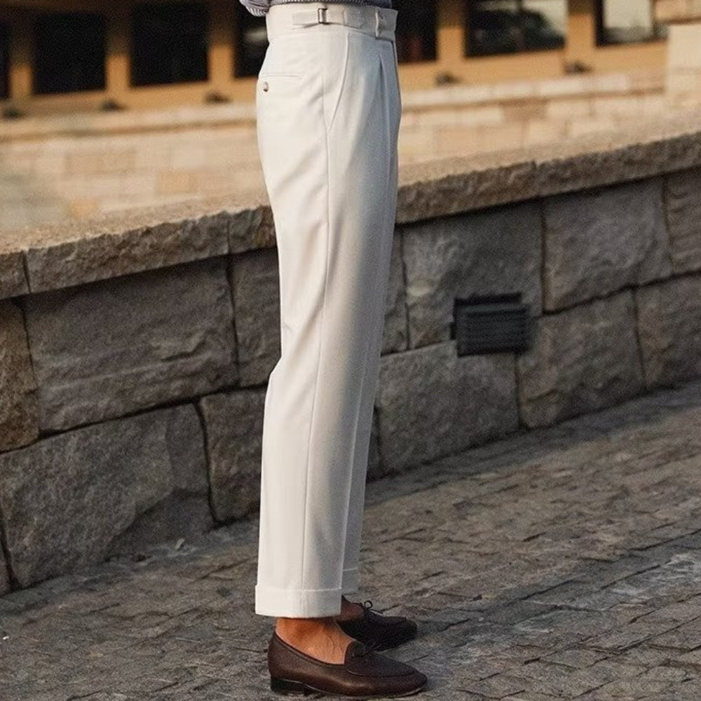 Schmale Hose im Old Money Mature Style