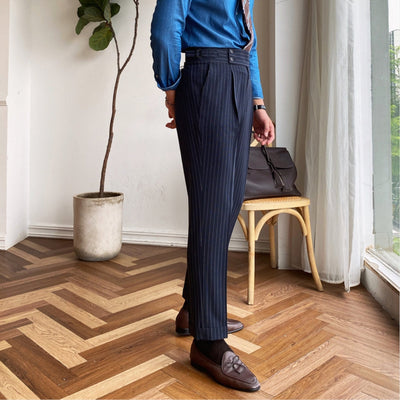 Bügelfreie Freizeithose mit hoher Taille von Old Money