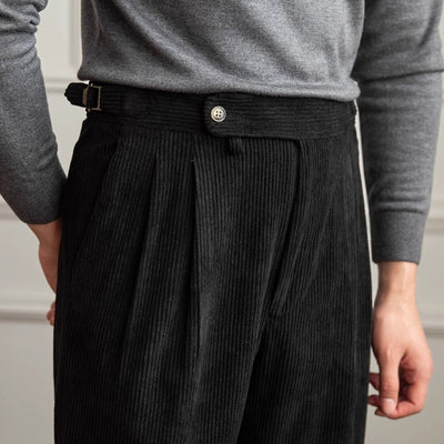 Old Money – Drapierte Freizeithose aus Cord