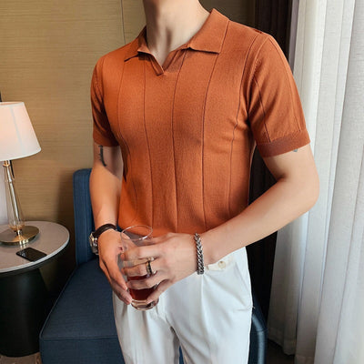 Old Money Polo-T-Shirt aus Eisseide mit V-Ausschnitt