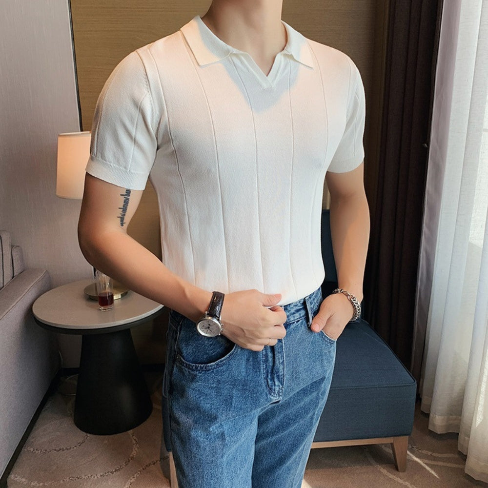Old Money Polo-T-Shirt aus Eisseide mit V-Ausschnitt