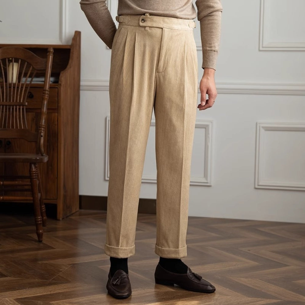 Old Money – Drapierte Freizeithose aus Cord