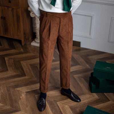 Old Money – Drapierte Hose mit weitem Bein