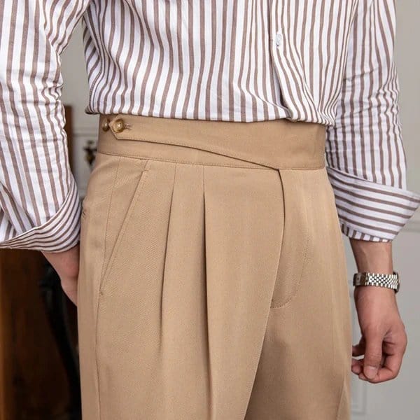 Couture - Bundfaltenhose mit Doppelknopf
